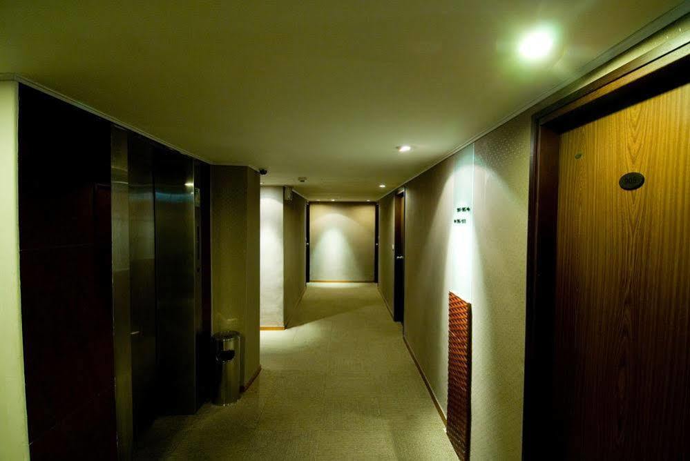 Unique Hotel Città di Hualien Esterno foto