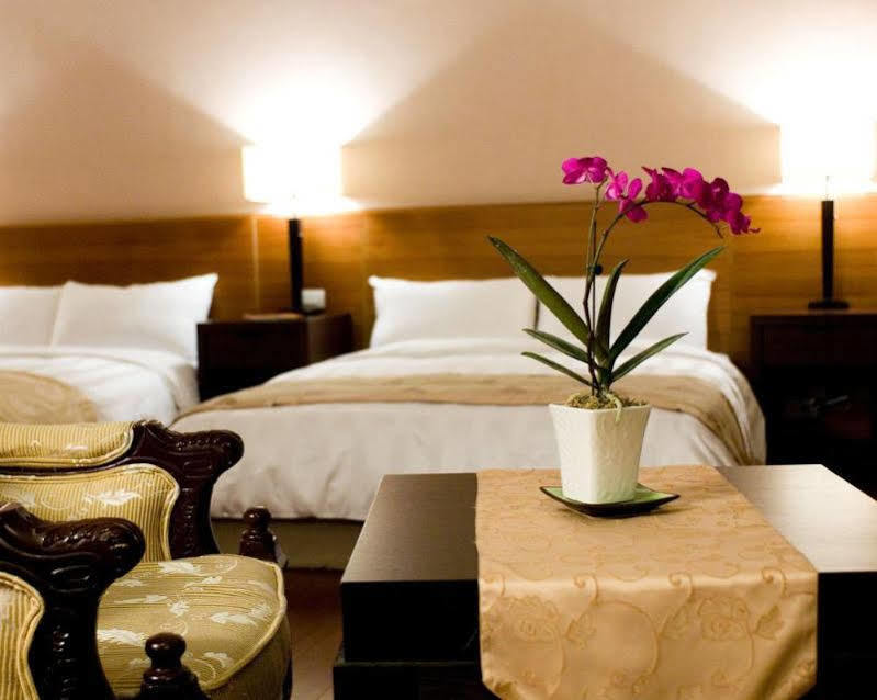 Unique Hotel Città di Hualien Esterno foto