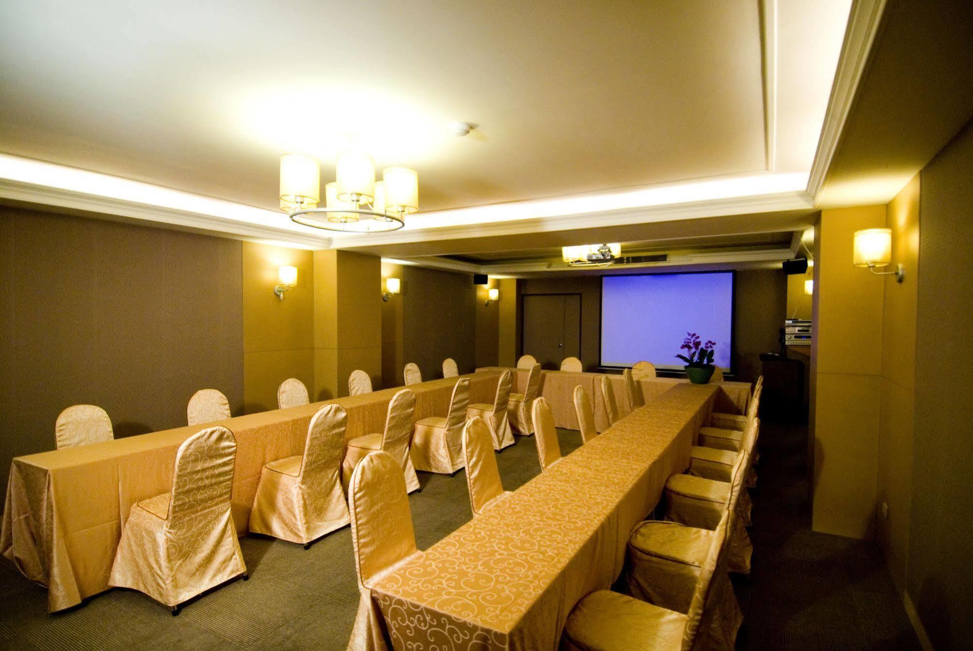 Unique Hotel Città di Hualien Esterno foto
